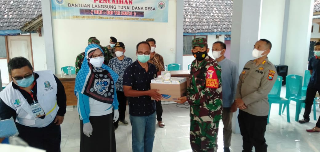 750 Masker dan Obat-obatan Diberikan Kepada Warga Ds. Sidodowo
