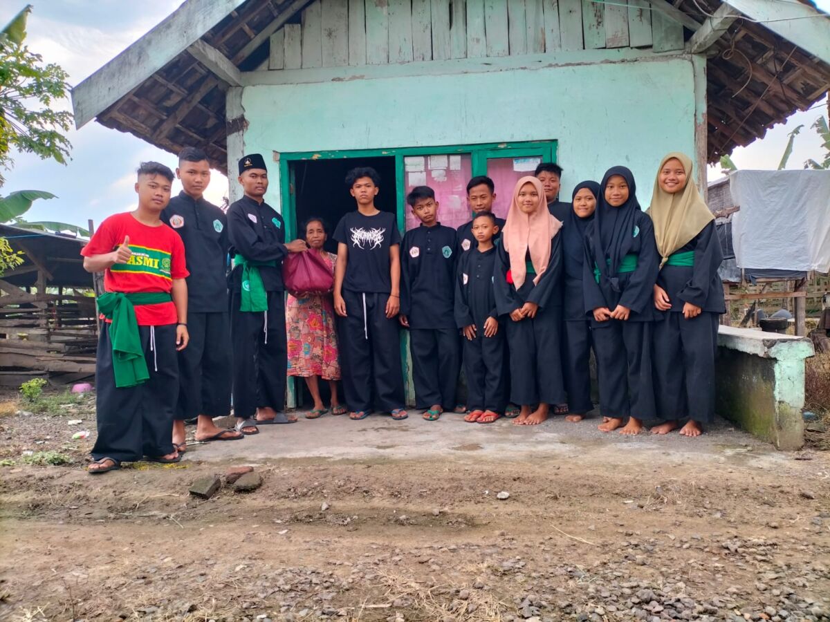 Berbagi Kasih Di bulan Ramadhan, Pagar Nusa Sambeng Lamongan Santuni Dhuafa Dan Yatim Piatu