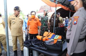TNI Polri dan Pemkab Lamongan Gelar Apel kesiap Siagaan Penanggulangan Bencana alam Di Kabupaten Lamongan