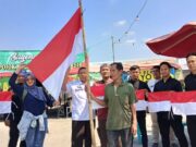 Peringati HUT RI ke 78, JMSI dan IPSI Bojonegoro Bagikan Ratusan Bendera Merah-Putih