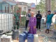 Sinergitas TNI-Polri dan BPBD Lamongan Bantu Warga Yang Alami Kesulitan Air Bersih