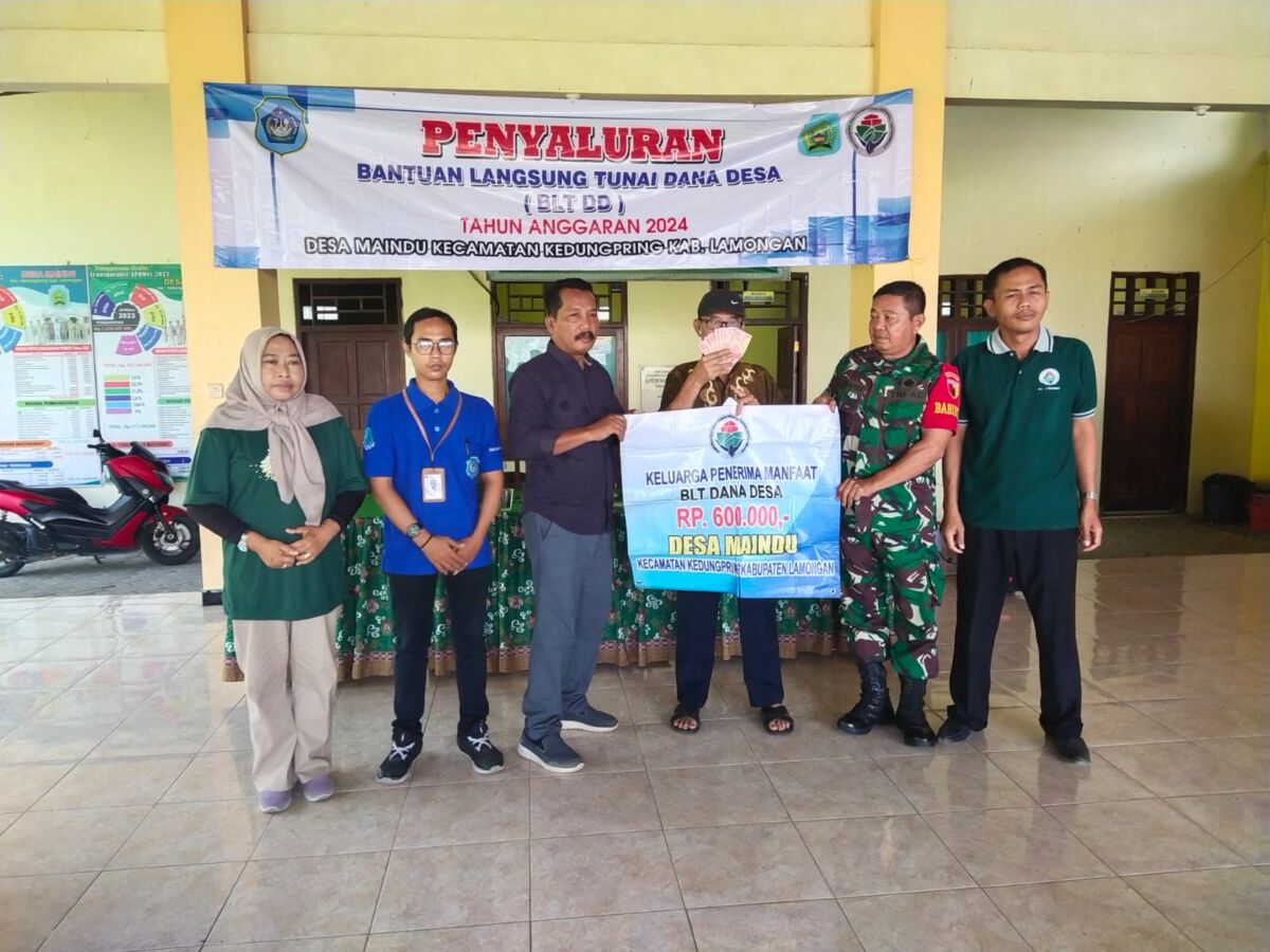 Pastikan Tepat Sasaran, Babinsa Kedungpring Kawal Penyaluran BLT-DD