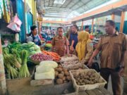 Dinas Perundustrian dan Perdagangan (Disperindag) Kabupaten Lamongan Pastikan Stok Bahan Pokok Aman.