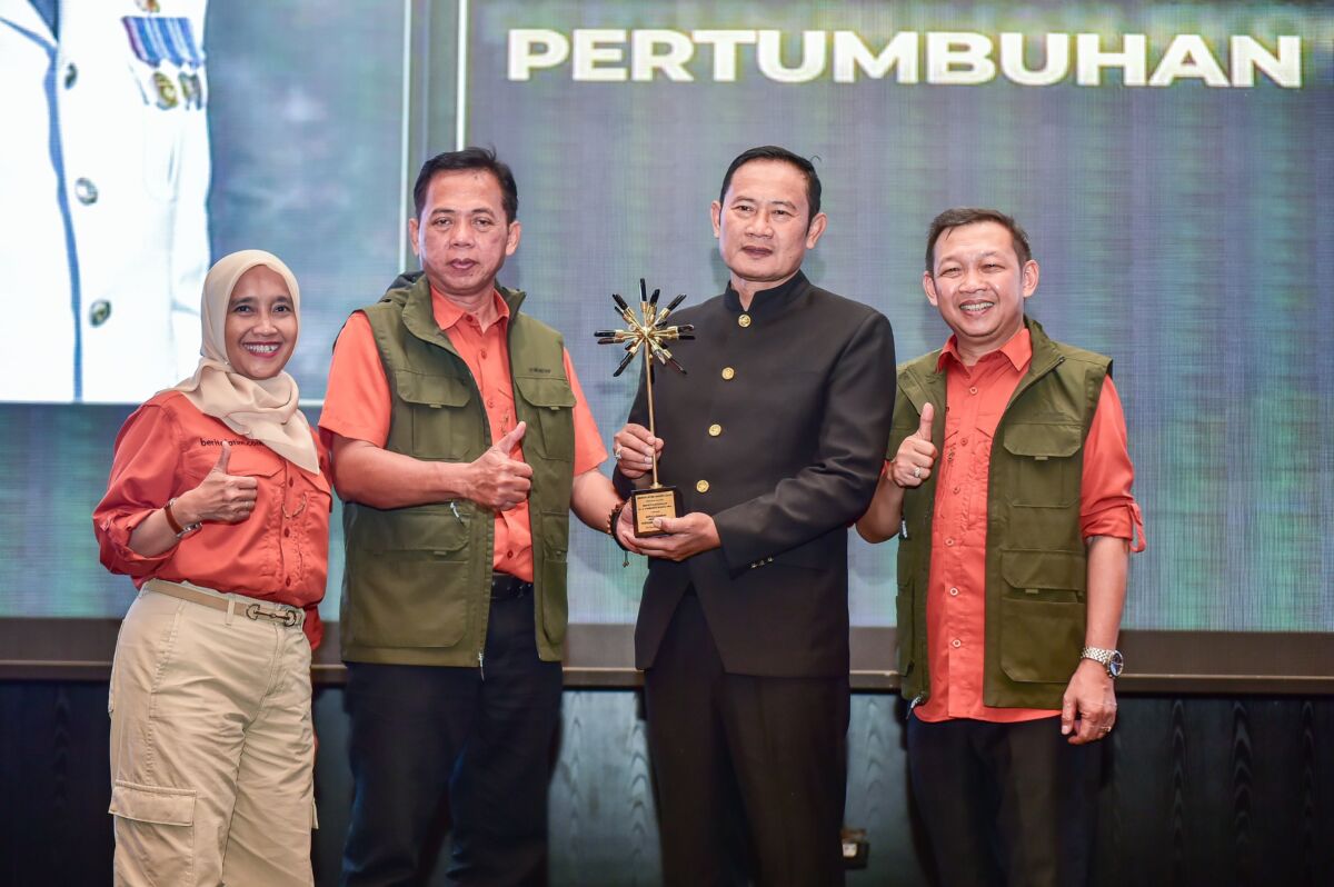 Terima Penghargaan Sebagai Kepala Daerah Penggerak Pertumbuhan Ekonomi Dalam Beritajatim Award 2024, Ini Kata Bupati Lamongan.