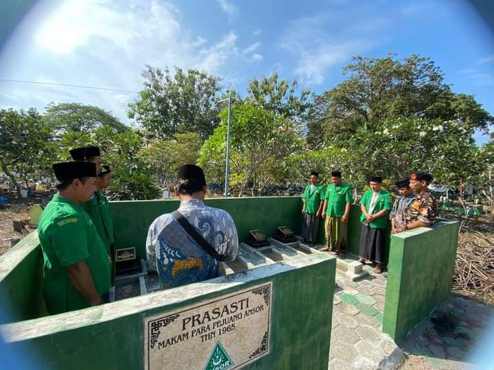 Peringati Harlah GP Ansor, PAC GP Ansor Sekaran Ziarah Muassis dan Muharrik NU