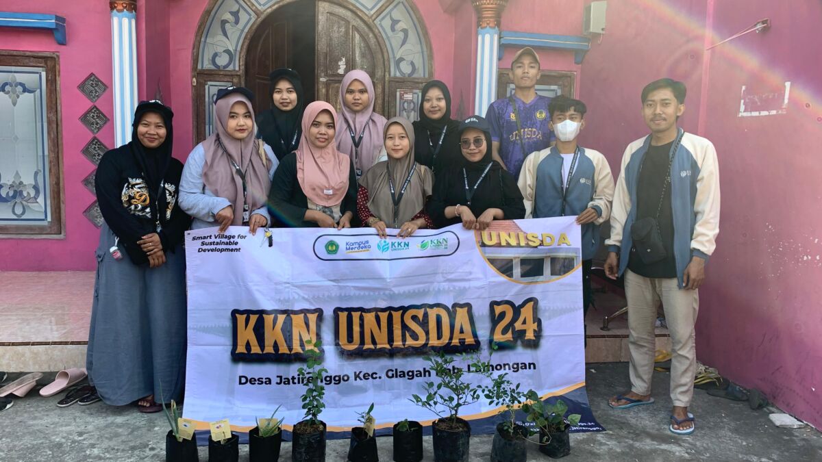 Mahasiswa KKN UNISDA Jadikan Dusun Siman Desa Jatirenggo Sebagai Dusun Konservasi Tanaman Toga Berkelanjutan.