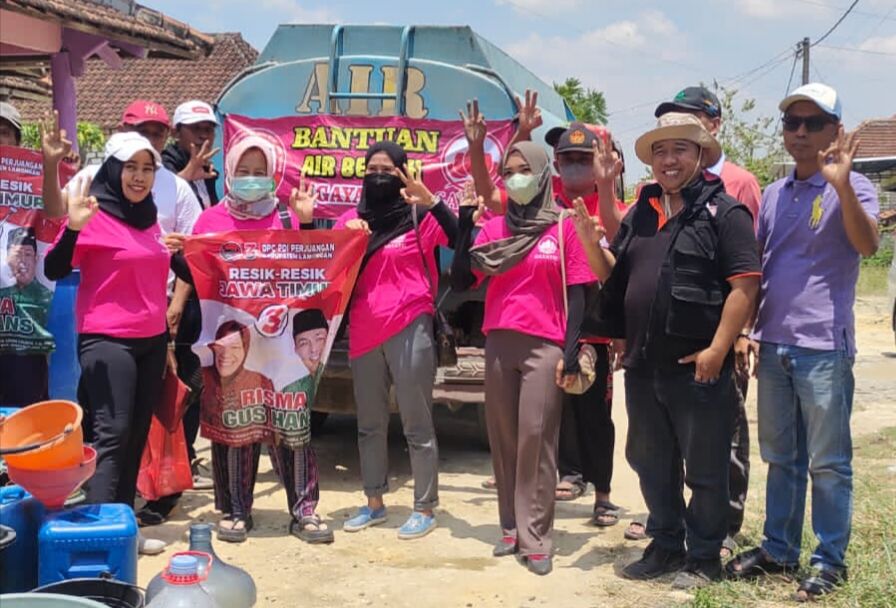 Gayatri Peduli, Kekeringan Melanda Kirimkan Bantuan Air Bersih di Desa Kedungkumpul Sarirejo.