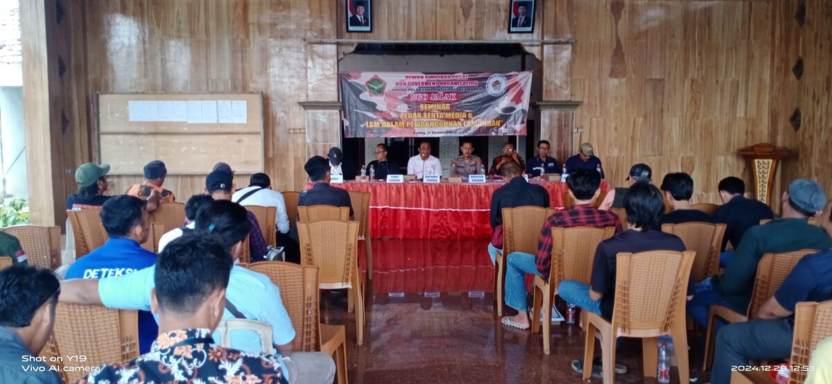 NGO JALAK Gelar Seminar Peran Serta LSM dan Pers dalam Pembangunan Lamongan.