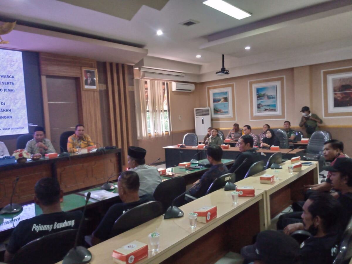 Ultimatum PT. EMA Komisi A DPRD Lamongan Berikan Waktu 2 Minggu Susun Jadwal Relokasi Menara BTS.