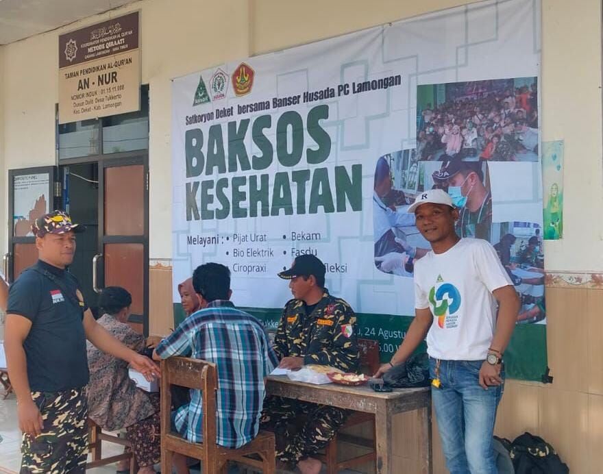 Kolaborasi Bersama Peduli Kesehatan Masyarakat, PAC Ansor Kecamatan Deket Gelar Baksos Kesehatan Gratis.