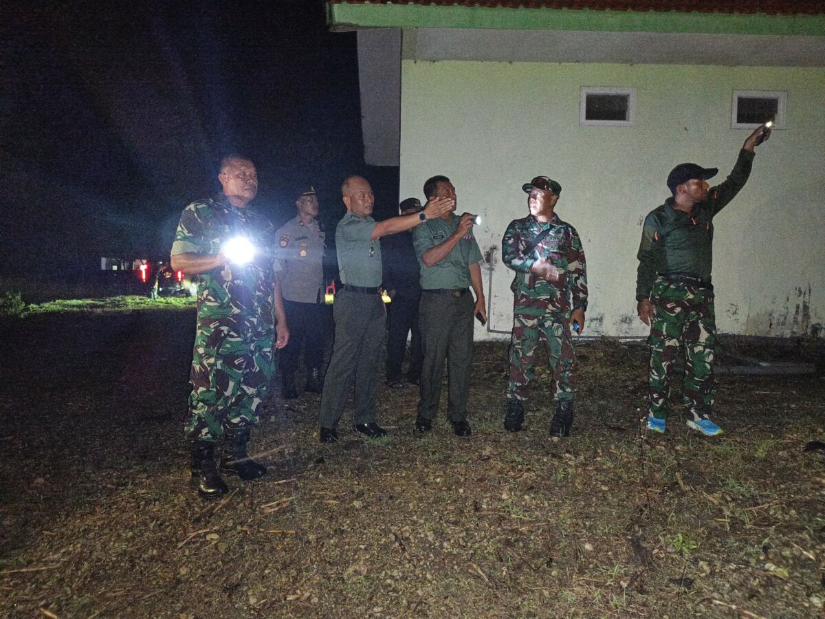 Dandim 0812/Lamongan Dampingi Irdam V/Brawijaya Tinjau Kesiapan Markas Yonif TP 887/KJM