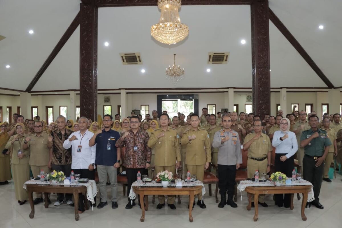 Wujud Sinergitas, Wakapolres Lamongan Hadiri High Level Meeting di Pendopo Lokatantra Lamongan