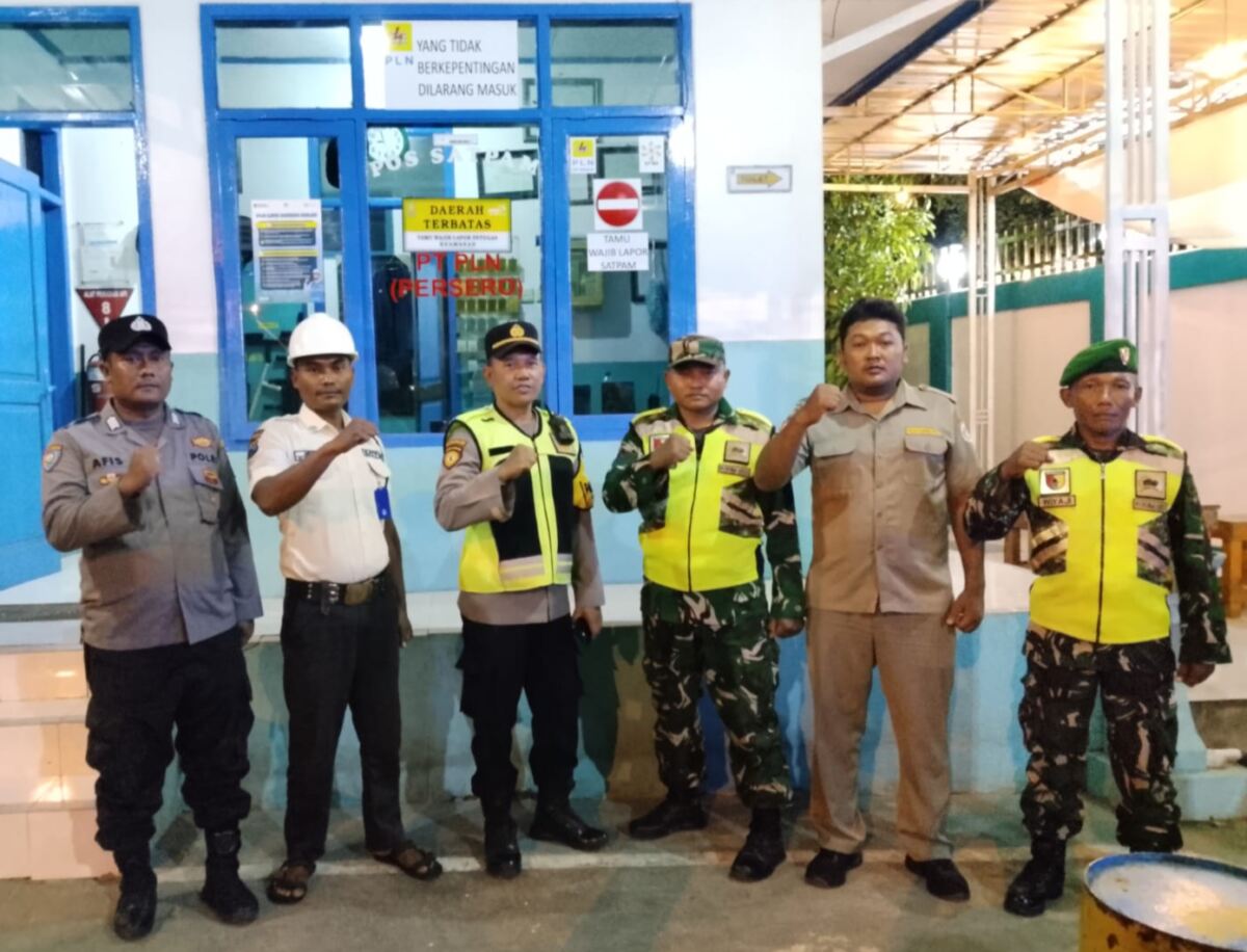 Sinergi TNI-Polri di Ngimbang Diperkuat Melalui Patroli Malam Bersama