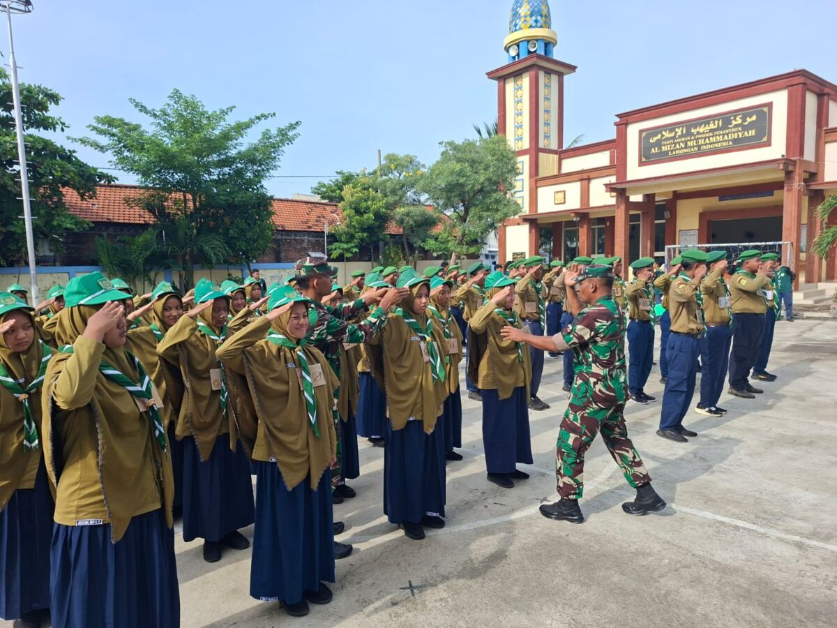 Koramil 0812/01 Kota Berikan Pembekalan LKP di Ponpes Al-Mizan, Bentuk Kedisiplinan Siswa.