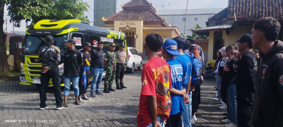 Sinergi TNI-Polri Ngimbang Kawal Prosesi Pengesahan Warga Baru IKSPI Kera Sakti