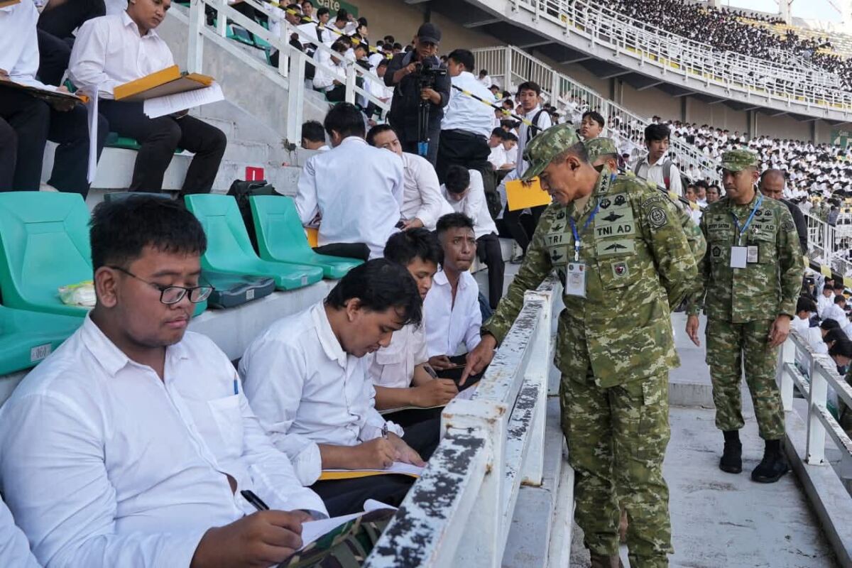 Sekjen Kemhan Tinjau Seleksi Nasional SDM Koperasi Merah Putih di Surabaya
